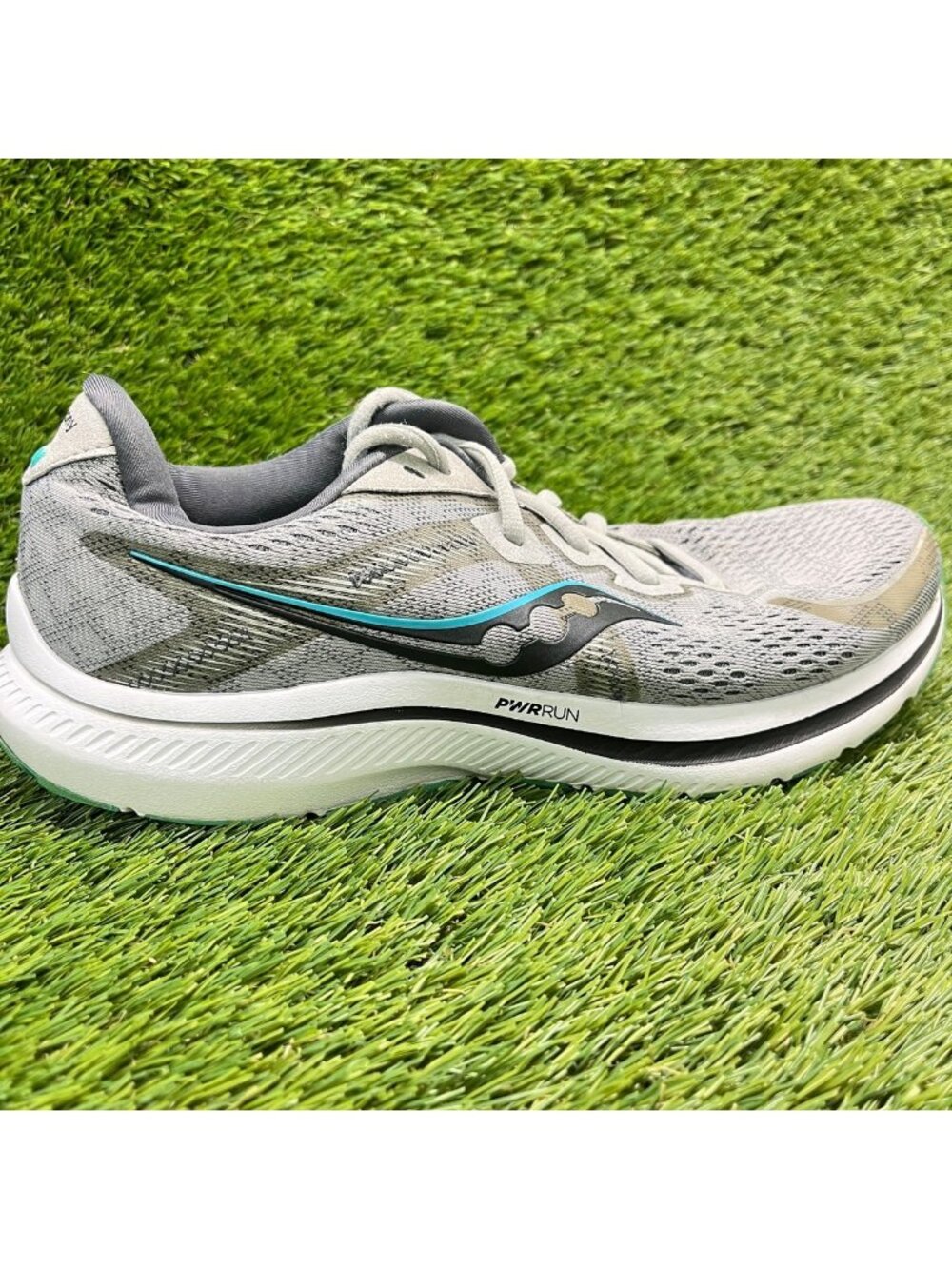 Saucony Omni 20 Womens Size 9.5 Gray Black White Athletic Running Shoes Sneakers